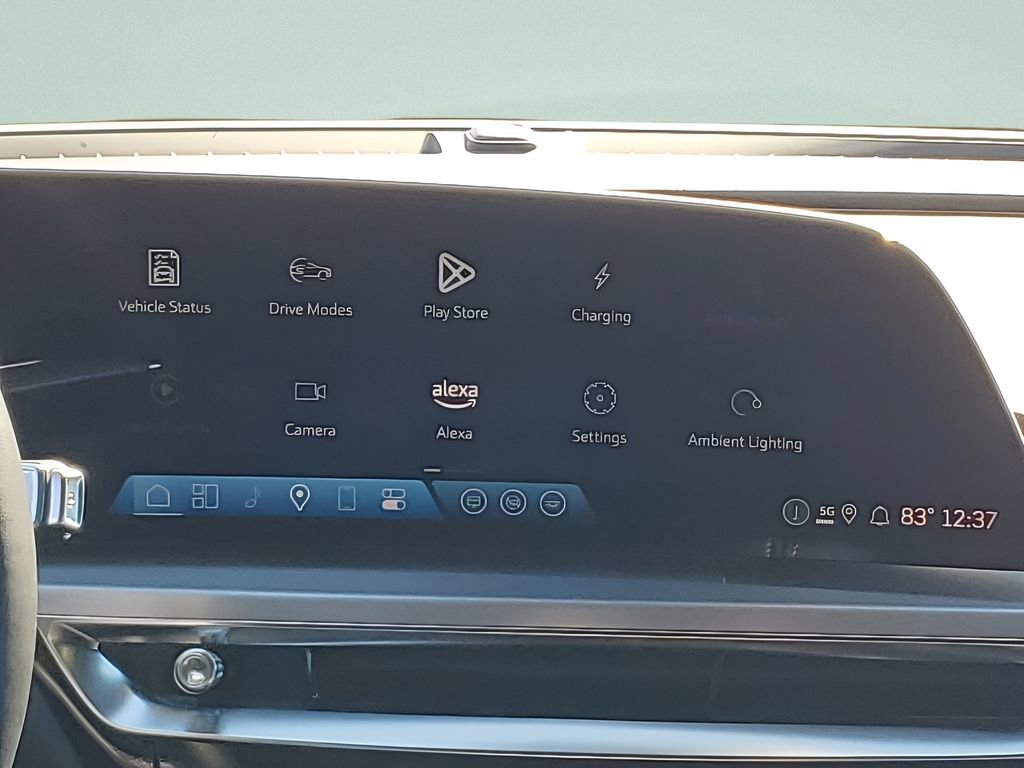 Used 2025 Cadillac Lyriq Luxury image 27