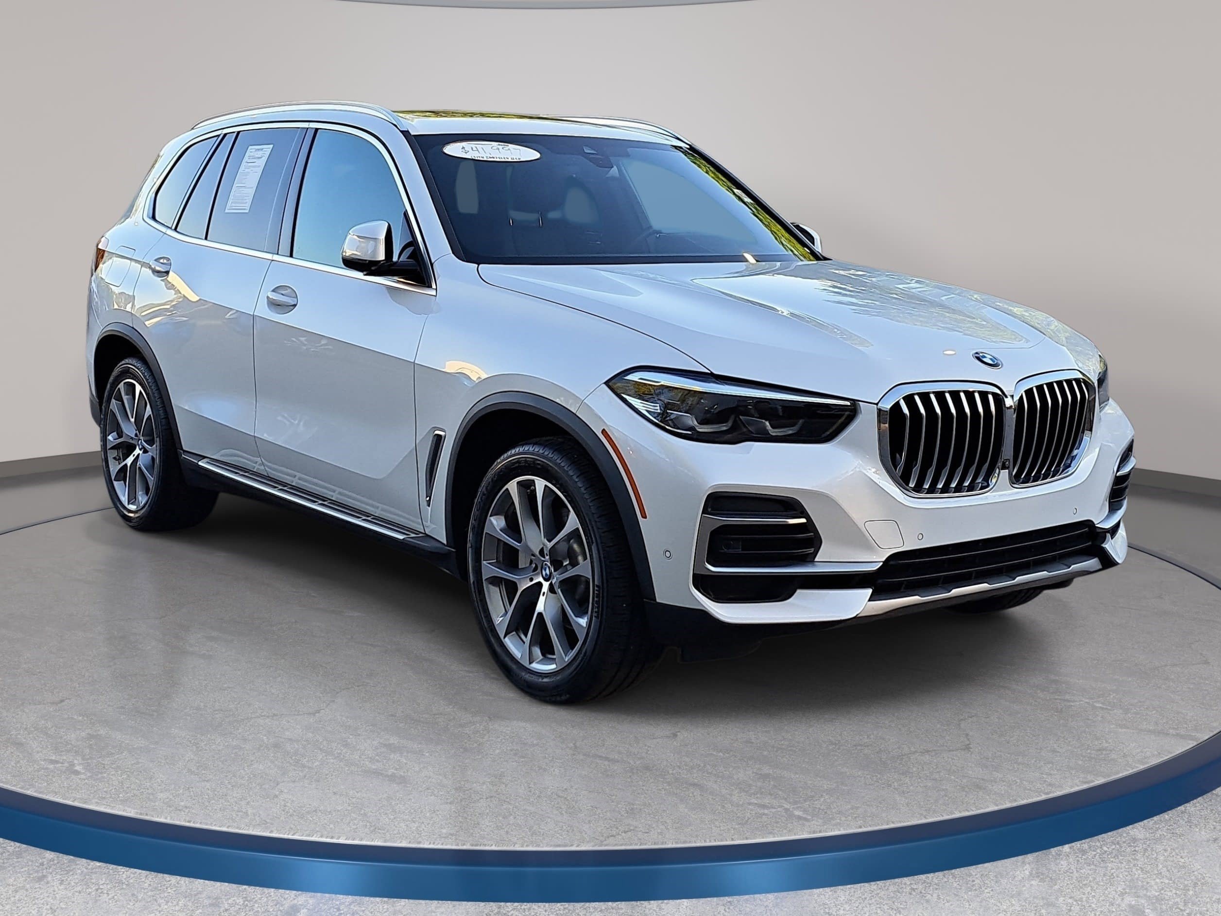 Used 2023 BMW X5 sDrive40i w/ Premium Package image 3