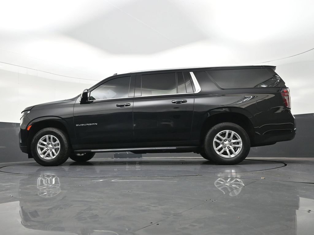 Used 2023 Chevrolet Suburban LS RWD image 25