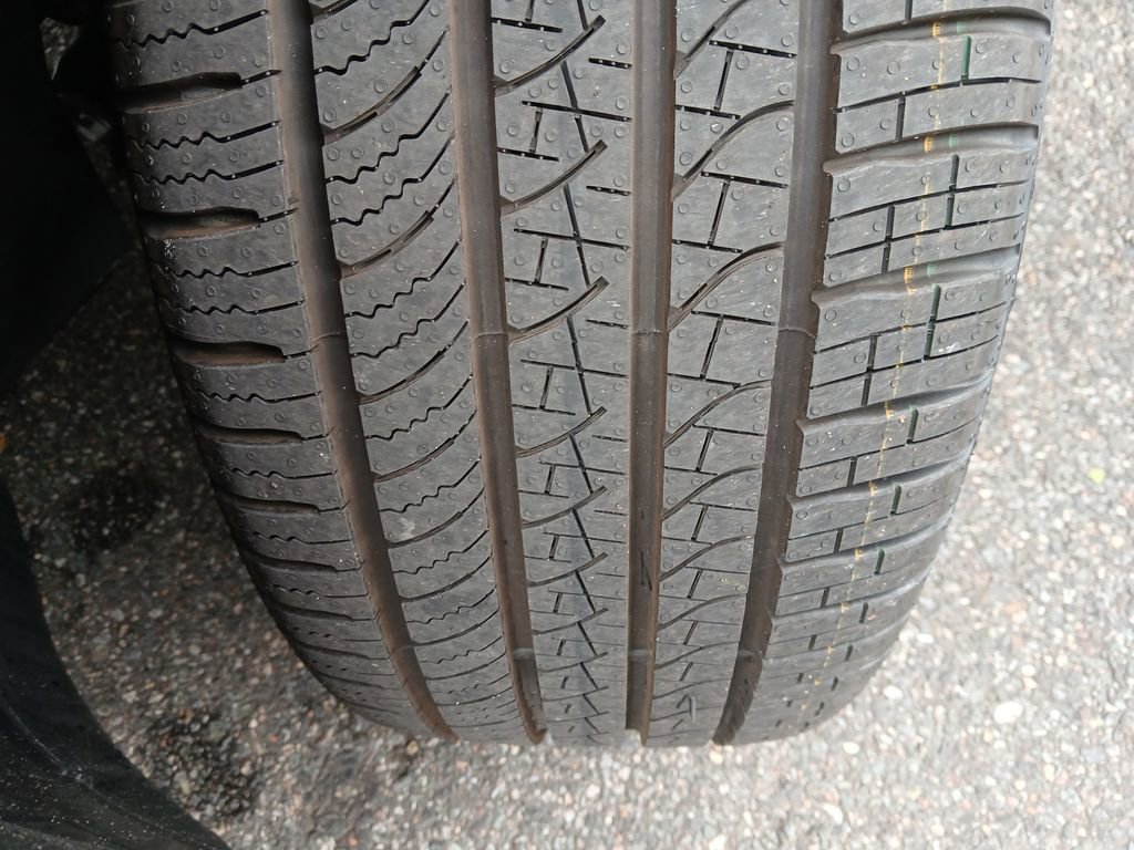 New 2025 Volkswagen Tiguan SE R-Line image 27