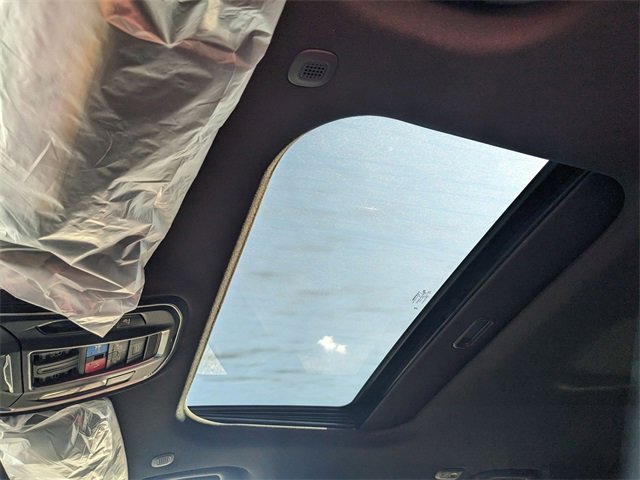 New 2025 Jeep Grand Cherokee Laredo X w/ Luxury Tech Group I image 9