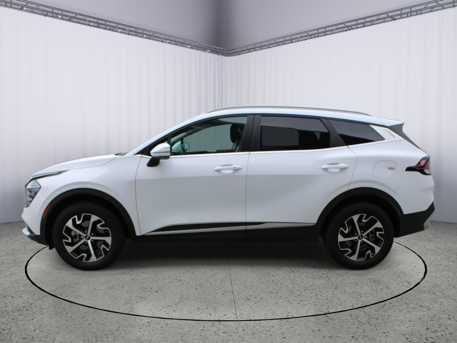 Used 2024 Kia Sportage EX AWD/4WD image 5