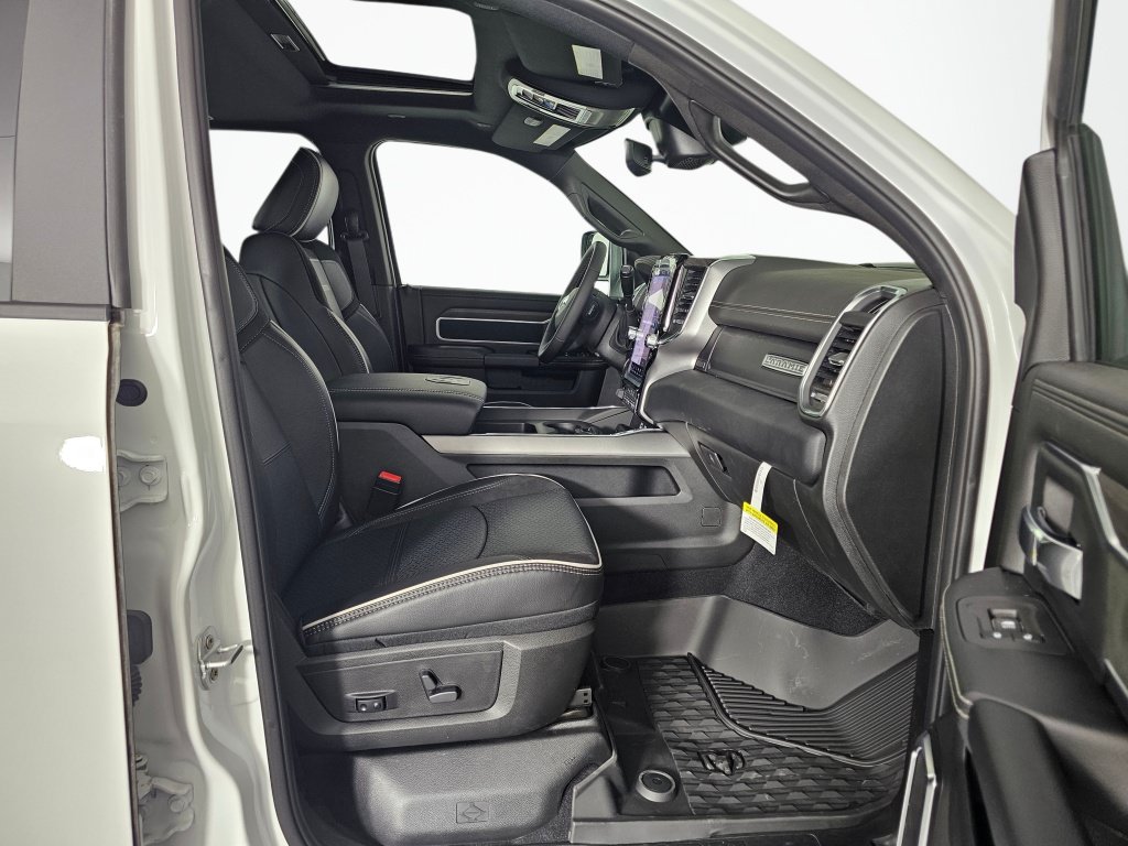New 2026 RAM 3500 Laramie w/ Night Edition AWD/4WD image 39
