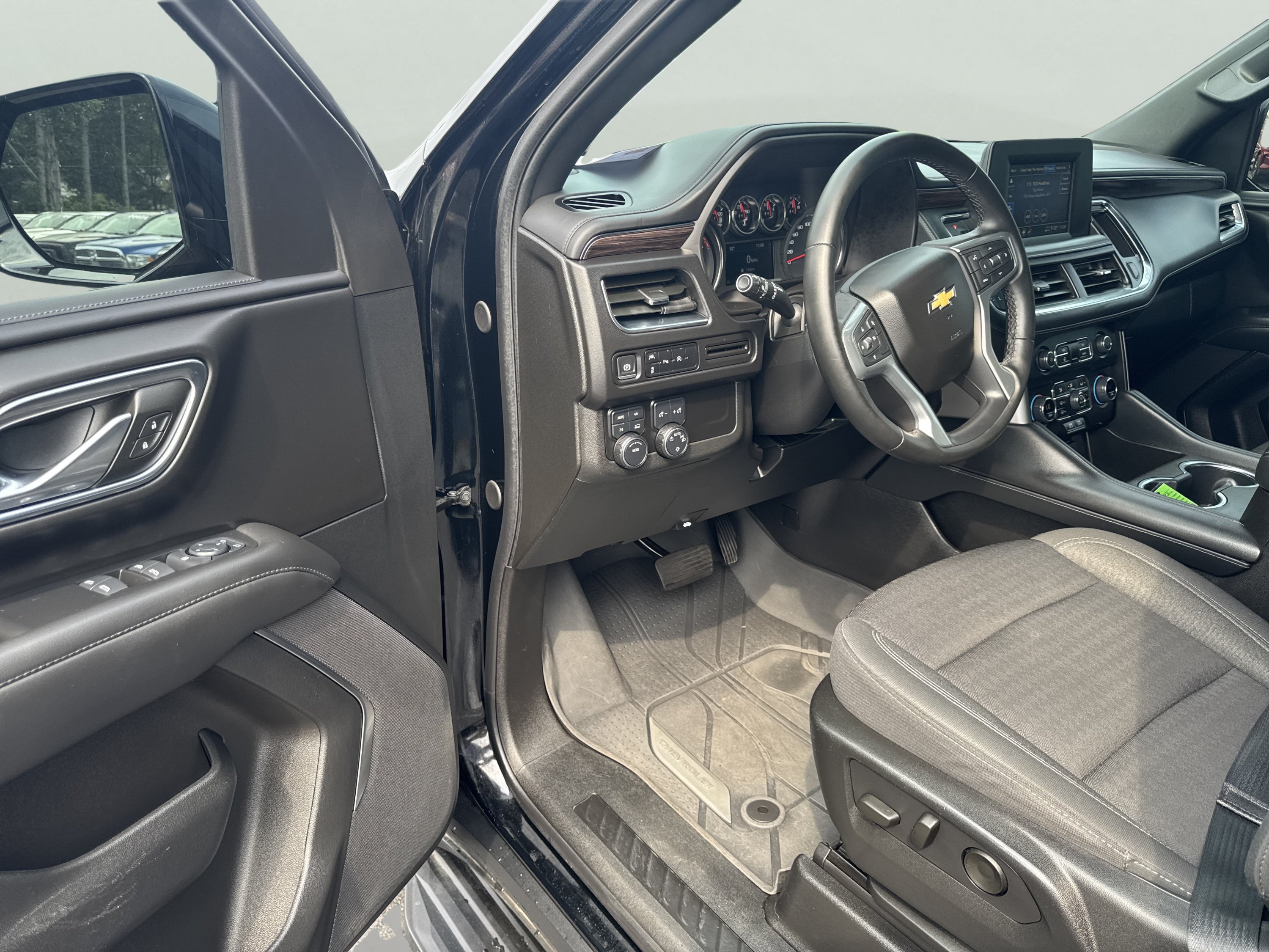 Used 2024 Chevrolet Tahoe LS AWD/4WD image 13