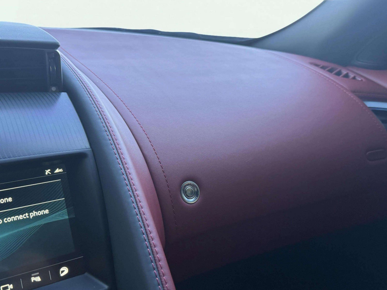 Used 2024 Jaguar F-TYPE R-Dynamic image 15