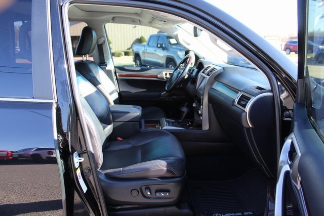 Used 2017 Lexus GX 460 image 6