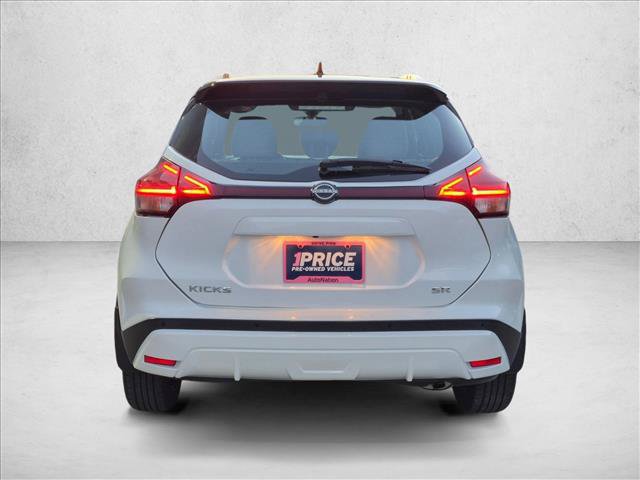 Used 2023 Nissan Kicks SR w/ SR Premium Package FWD image 6