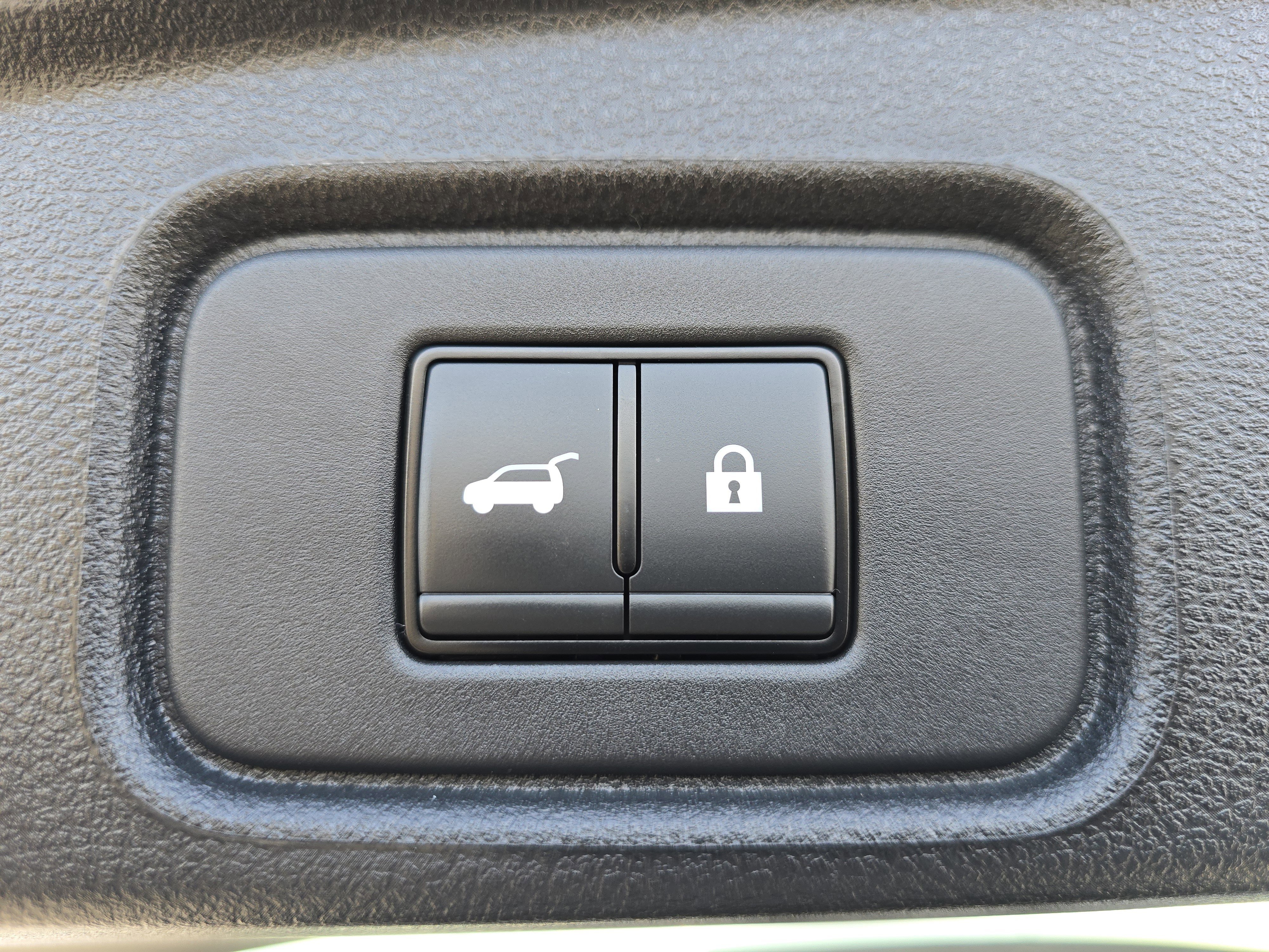 Used 2023 Nissan Pathfinder SL w/ Black Appearance Package image 16