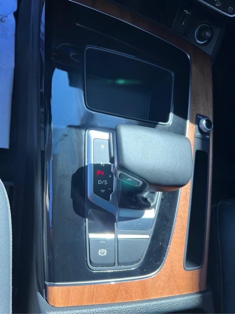 Used 2022 Audi Q5 2.0T Premium w/ Convenience Package image 23