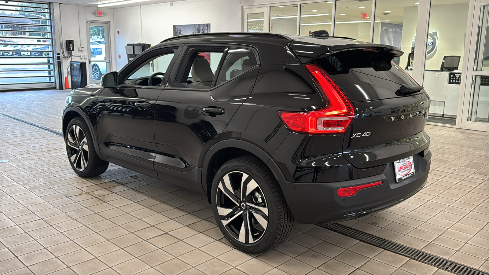 New 2026 Volvo XC40 B5 Ultra w/ Protection Package Premier AWD/4WD image 7