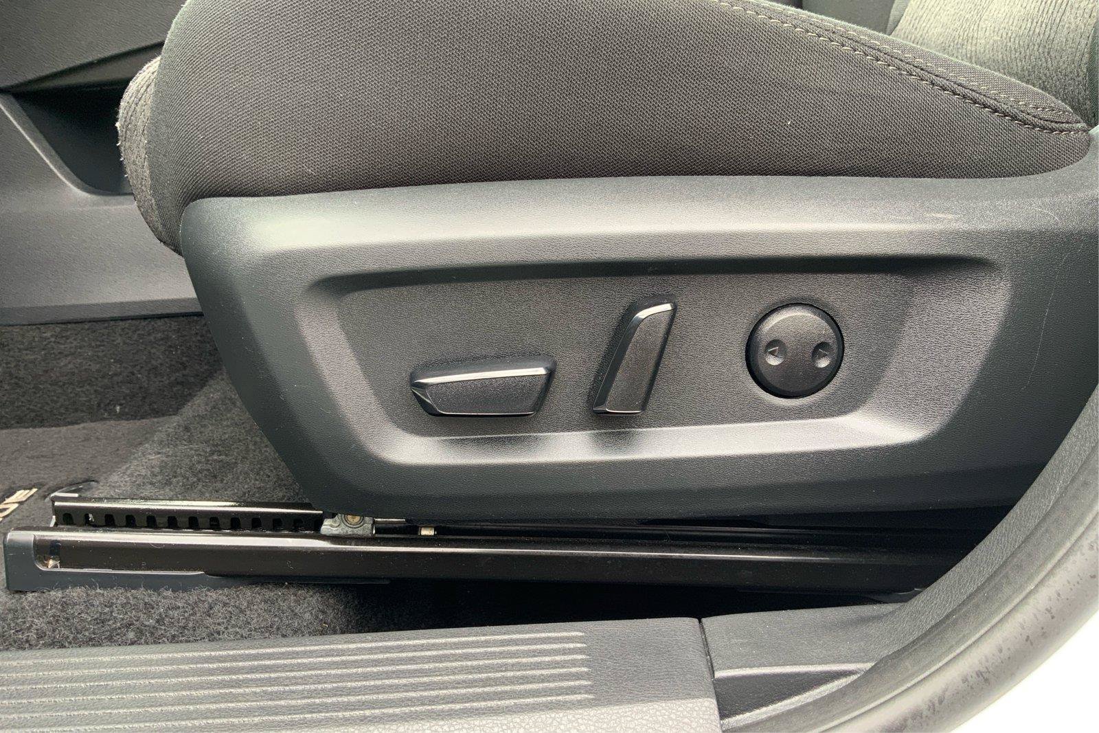 Used 2025 Nissan Rogue SV AWD/4WD image 17