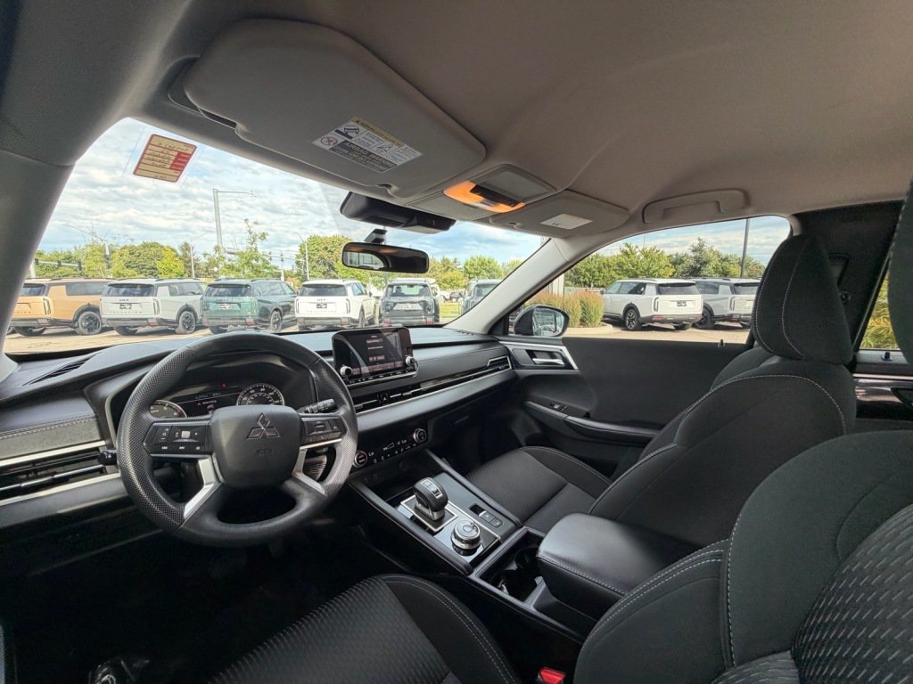 Used 2022 Mitsubishi Outlander ES AWD/4WD image 9