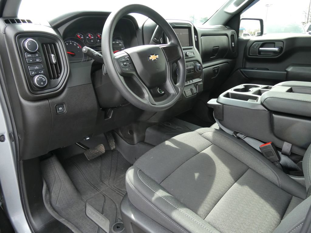 Certified 2025 Chevrolet Silverado 1500 Custom w/ Turbomax Blackout Package image 23
