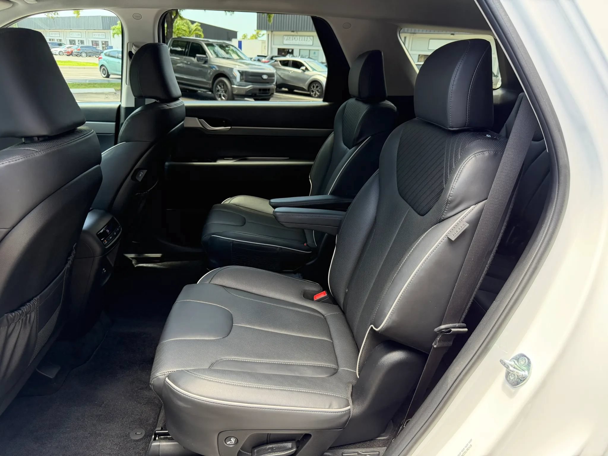 Used 2025 Hyundai Palisade SEL FWD image 20