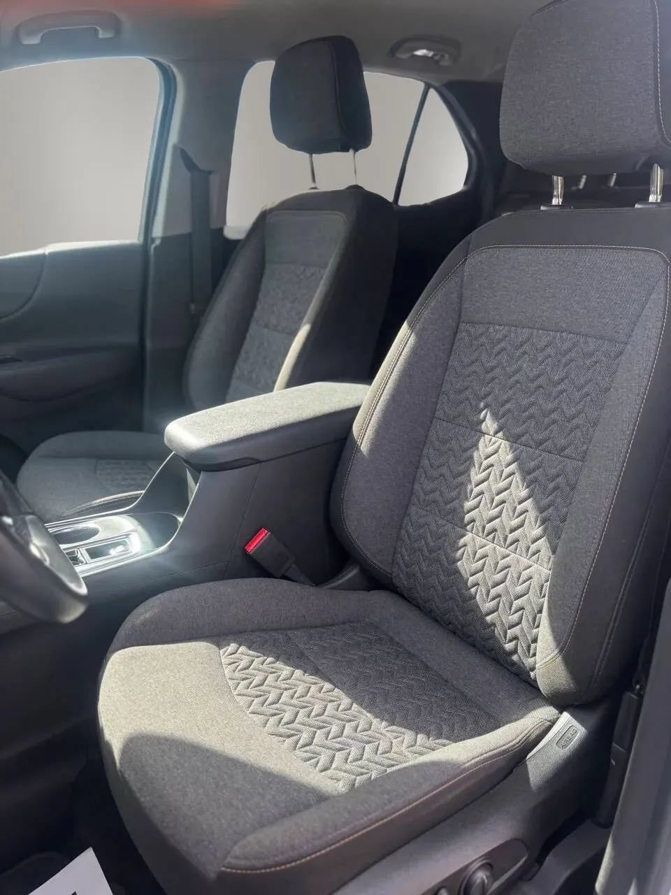 Used 2022 Chevrolet Equinox LT w/ Driver Convenience Package FWD image 13