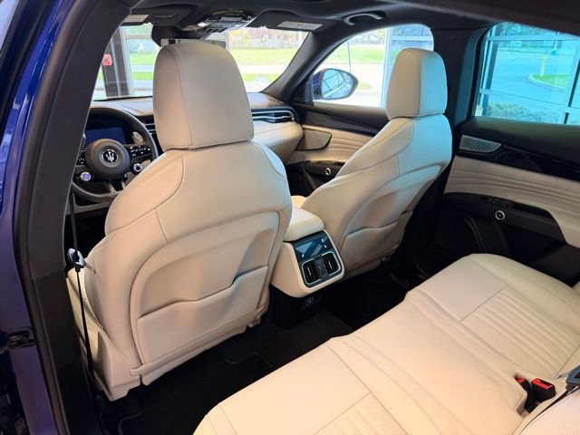 Used 2024 Maserati Grecale GT AWD/4WD image 15