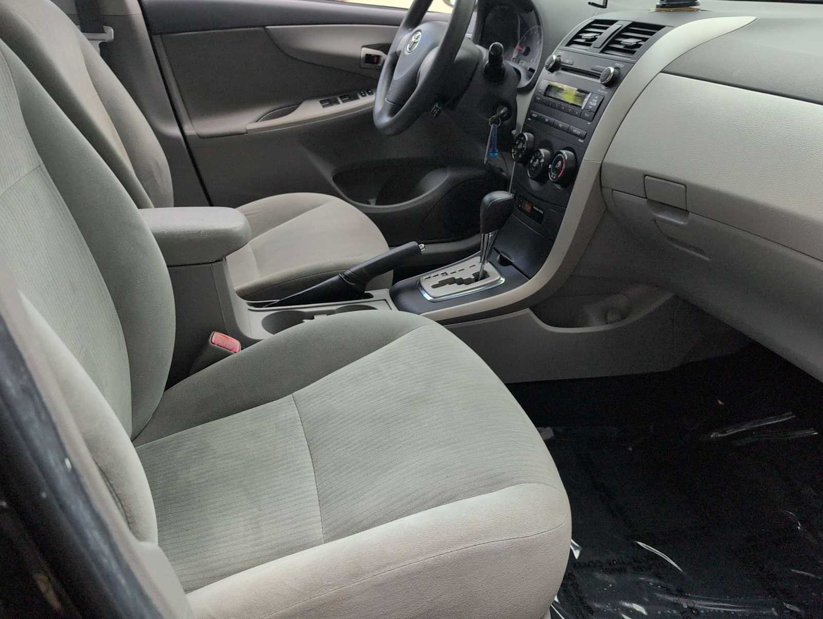 Used 2010 Toyota Corolla LE FWD image 20