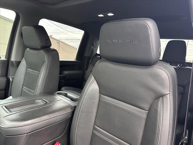 Certified 2021 GMC Sierra 2500 Denali w/ Denali Black Diamond Edition image 21
