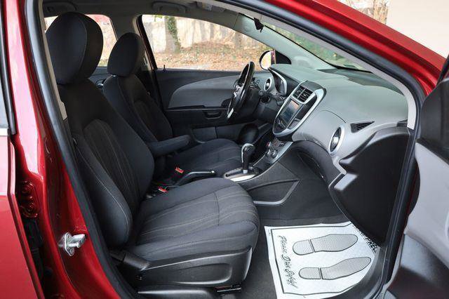 Used 2017 Chevrolet Sonic LT w/ Convenience Package FWD image 26