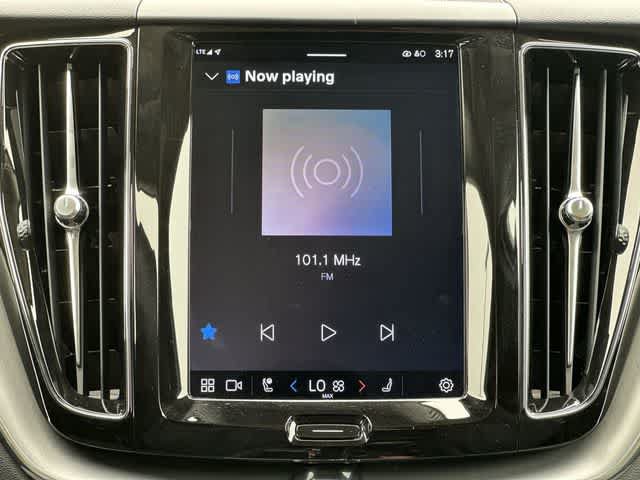 Used 2023 Volvo XC60 B5 Core AWD/4WD image 12