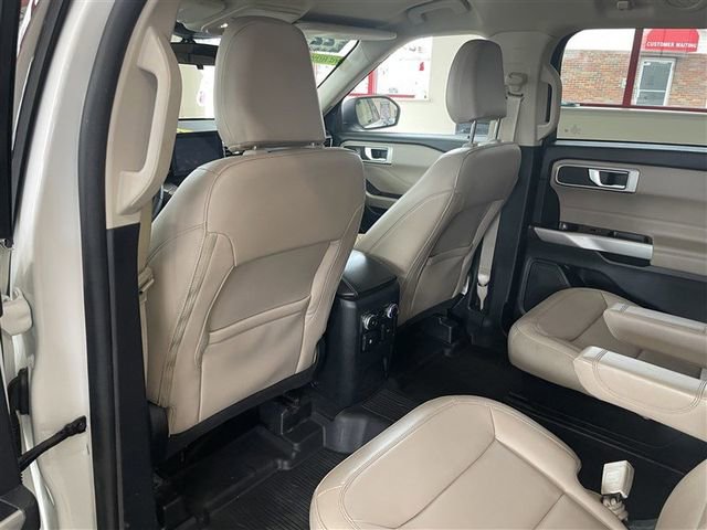 Used 2022 Ford Explorer XLT w/ Equipment Group 202A AWD/4WD image 30
