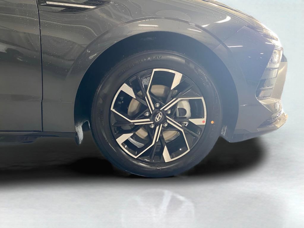 Certified 2025 Hyundai Sonata SEL AWD/4WD image 10
