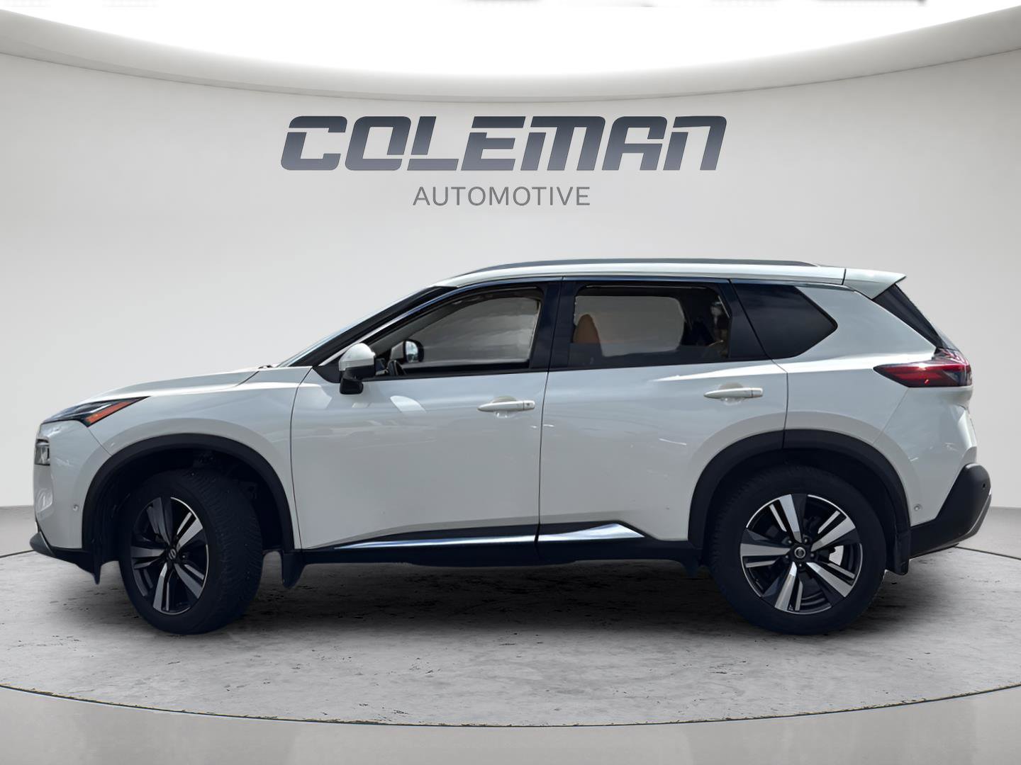 Used 2021 Nissan Rogue Platinum AWD/4WD image 2