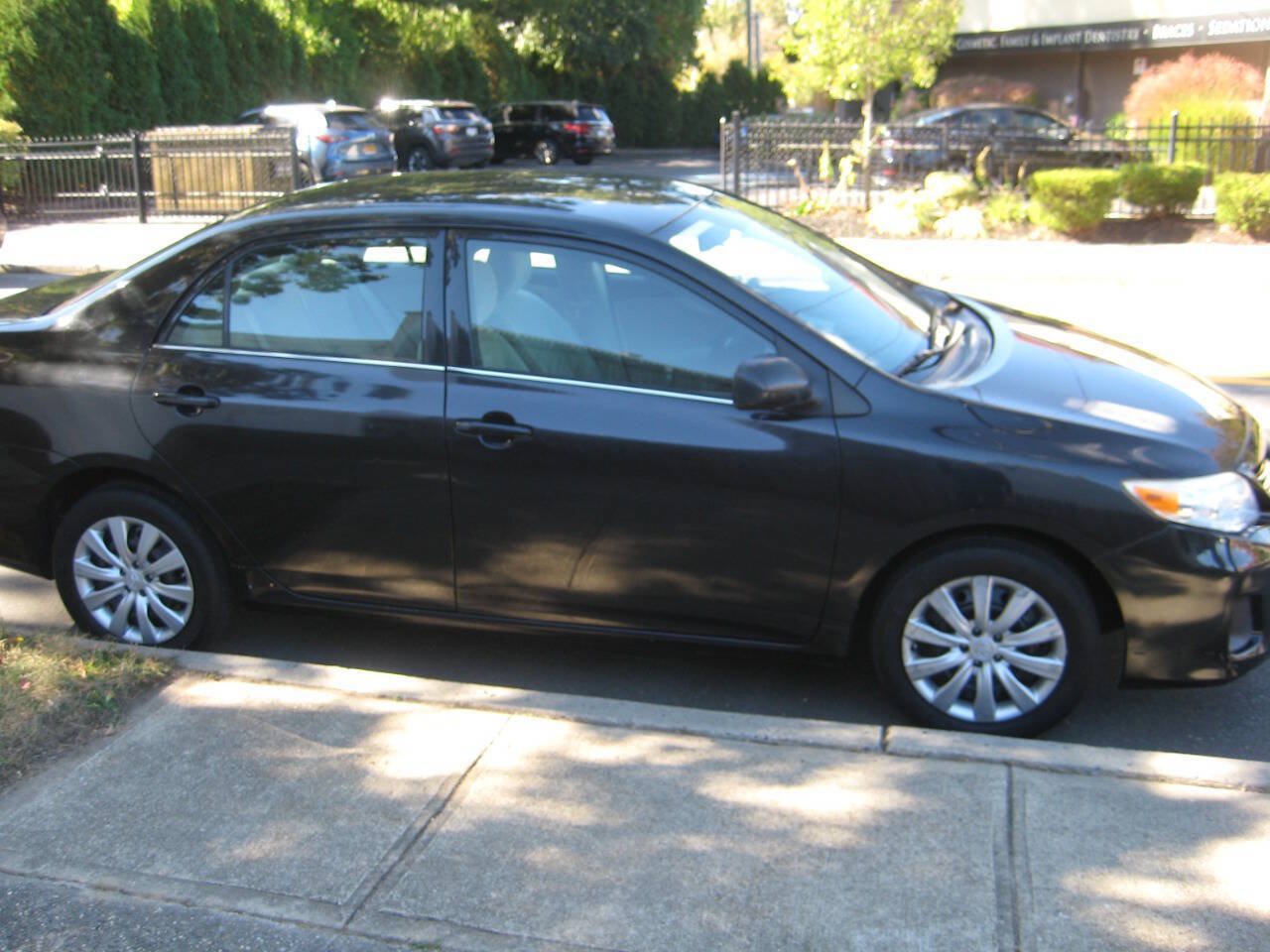 Used 2013 Toyota Corolla LE FWD image 4