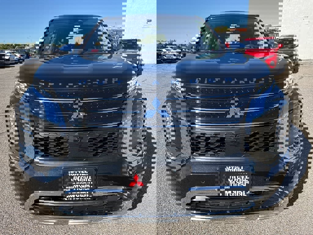 New 2025 Mitsubishi Outlander SE image 2