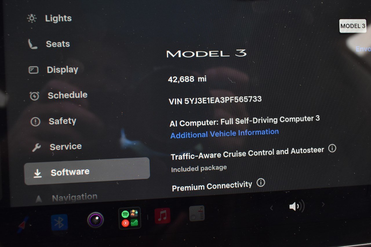 Used 2023 Tesla Model 3 Standard Range RWD image 26