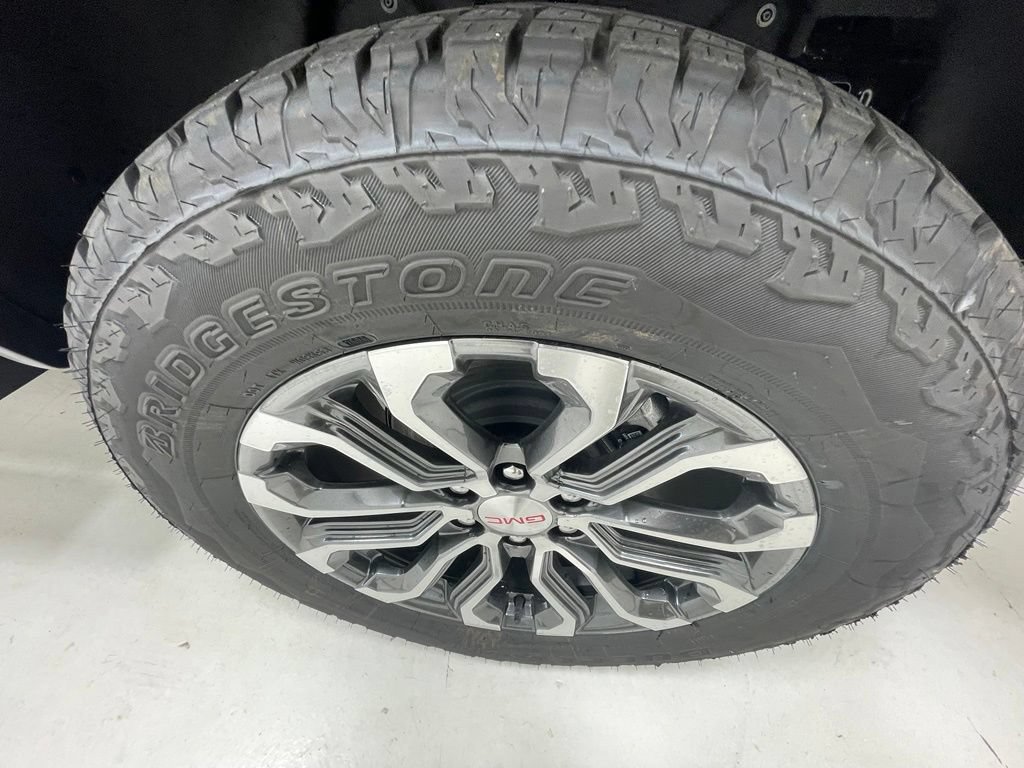 New 2026 GMC Canyon Denali AWD/4WD image 9