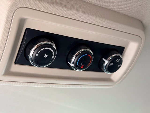 Used 2013 Dodge Grand Caravan SE FWD image 19
