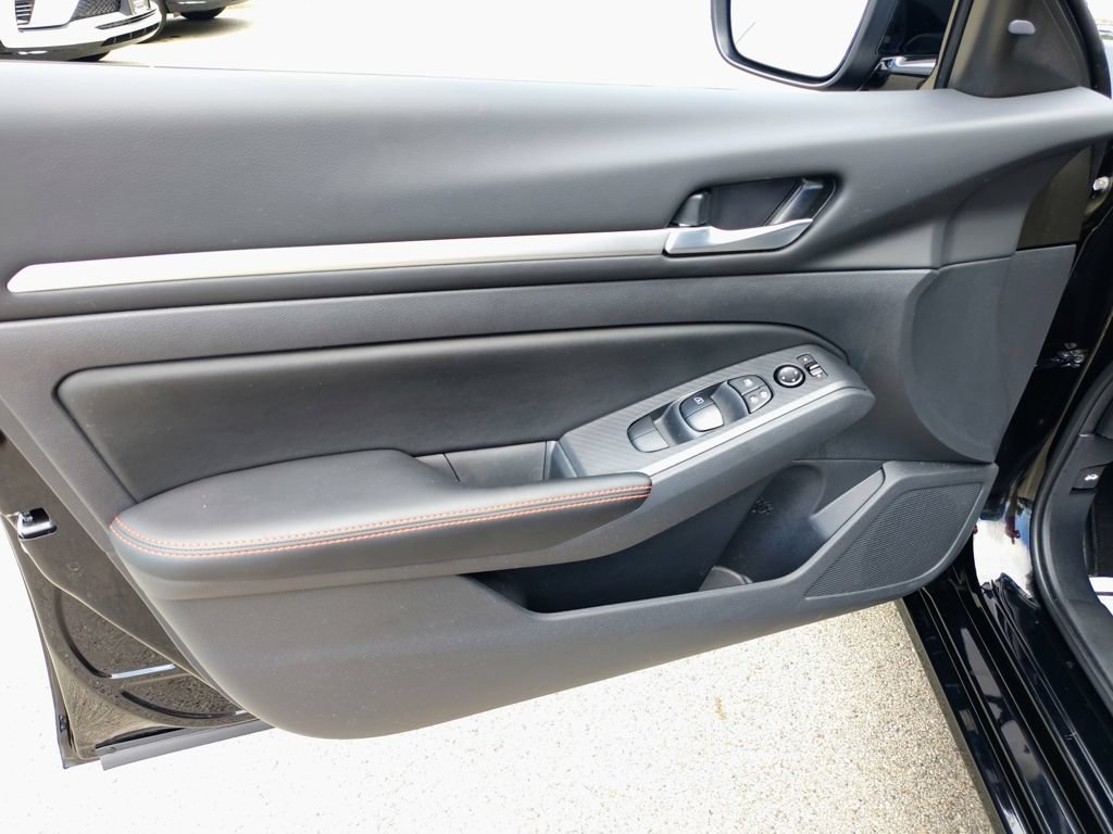 Used 2026 Nissan Altima 2.5 SR FWD image 15