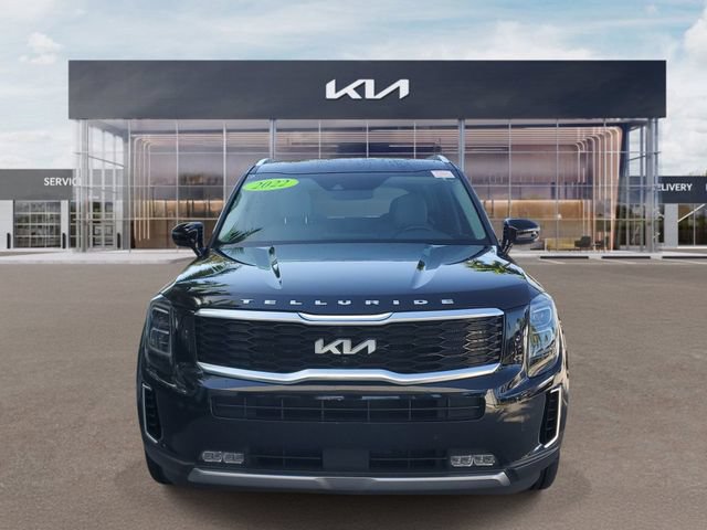 Certified 2022 Kia Telluride SX w/ Towing Package AWD/4WD image 2