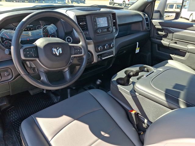 Used 2024 RAM 2500 Tradesman w/ Chrome Appearance Group image 11