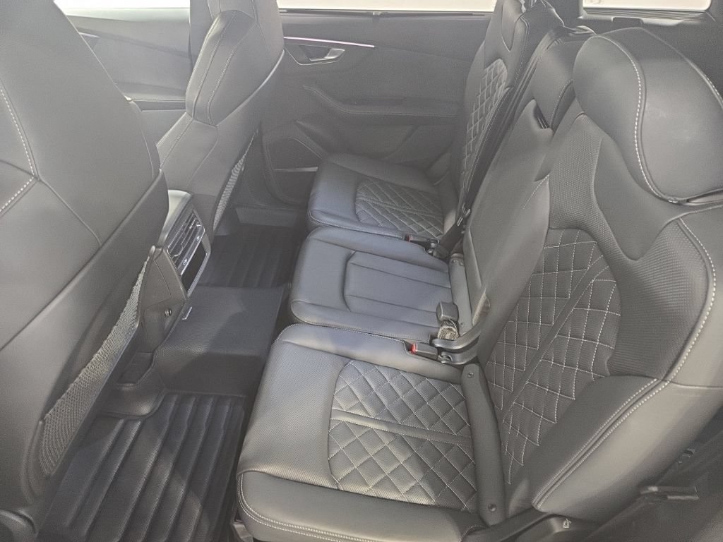 Used 2025 Audi SQ7 Prestige AWD/4WD image 20