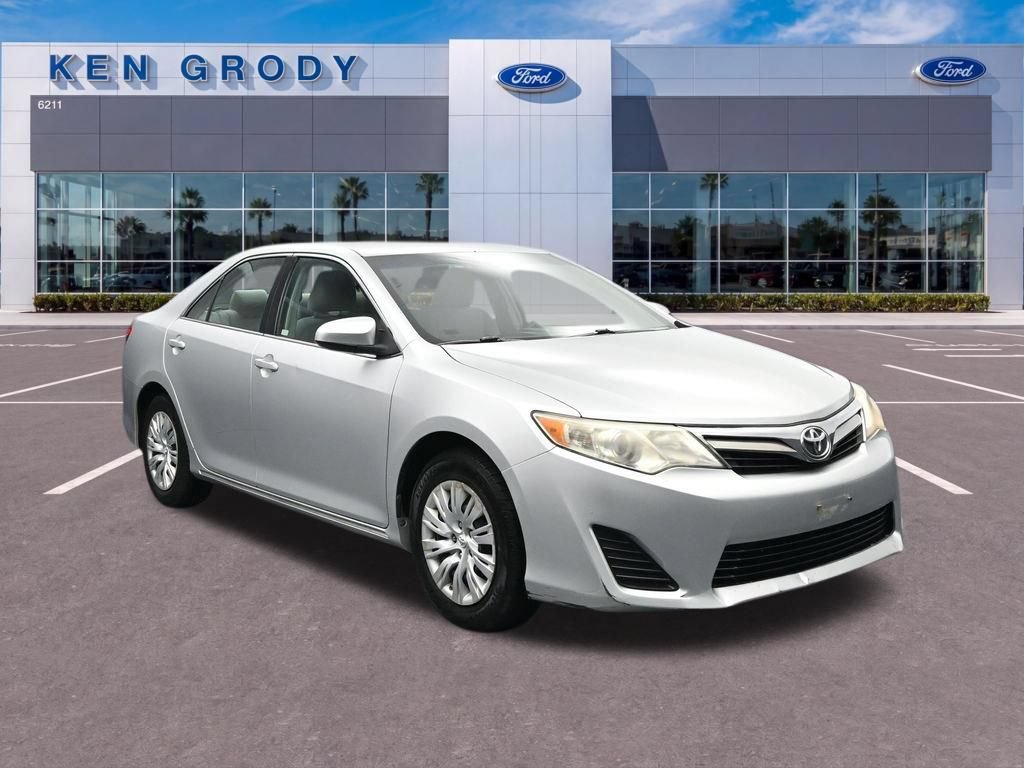 Used 2014 Toyota Camry LE FWD image 1