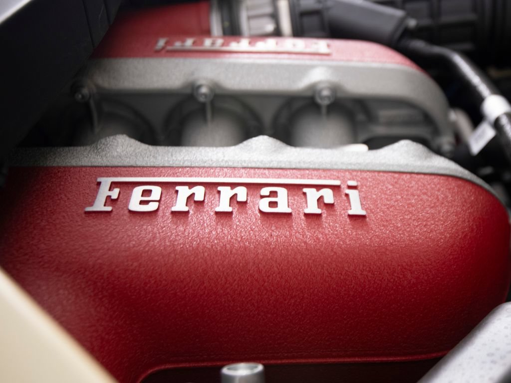 Used 2025 Ferrari Purosangue AWD/4WD image 52