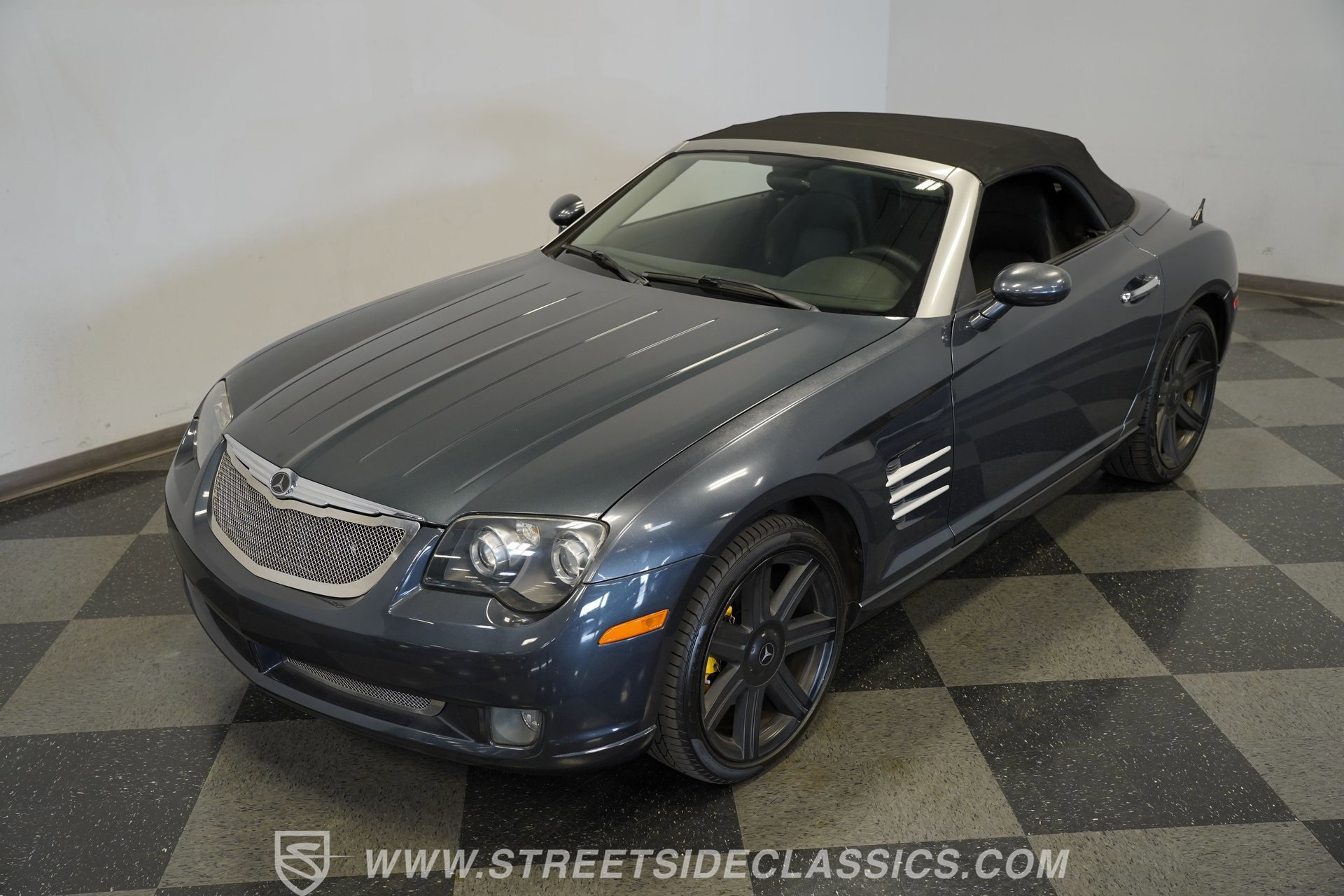Used 2006 Chrysler Crossfire Limited image 21
