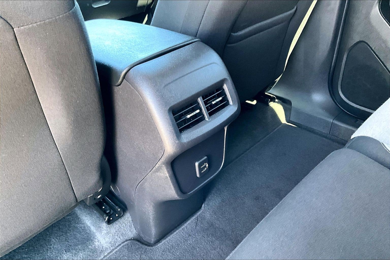 Used 2024 Chevrolet Equinox LT AWD/4WD image 10