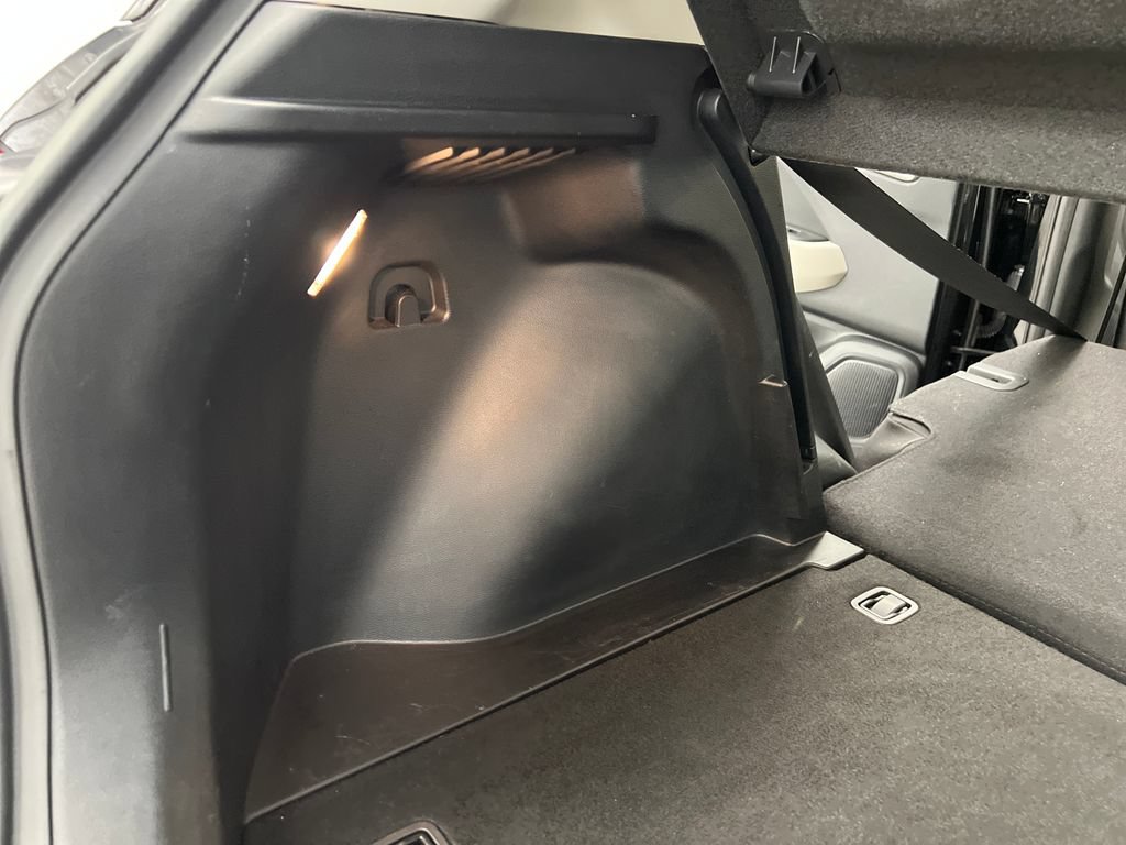 Used 2025 Hyundai Venue SEL FWD image 38