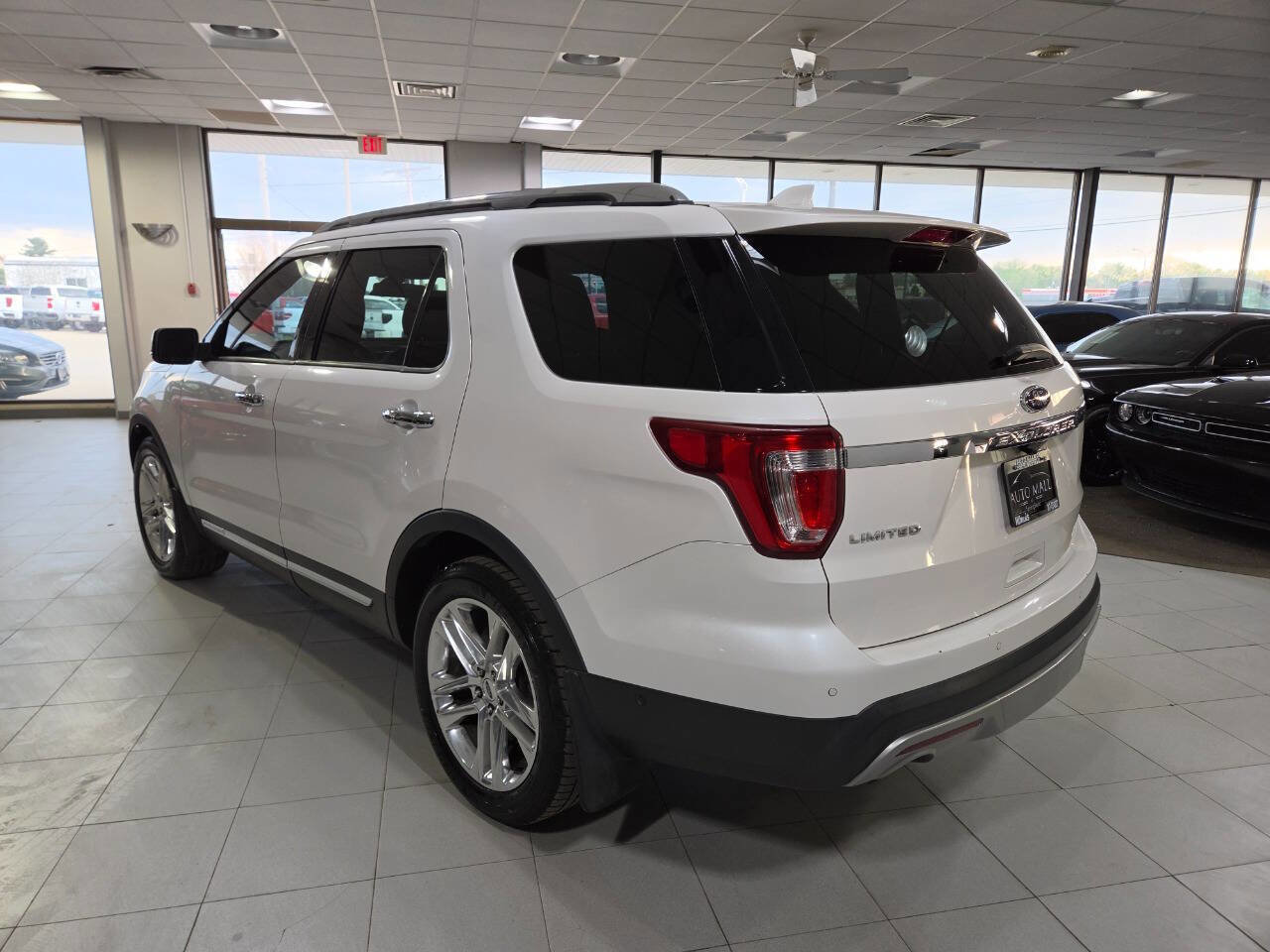 Used 2017 Ford Explorer Limited FWD image 5