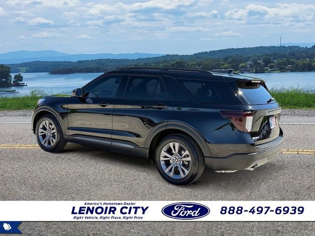 Certified 2021 Ford Explorer XLT w/ Equipment Group 202A RWD image 5