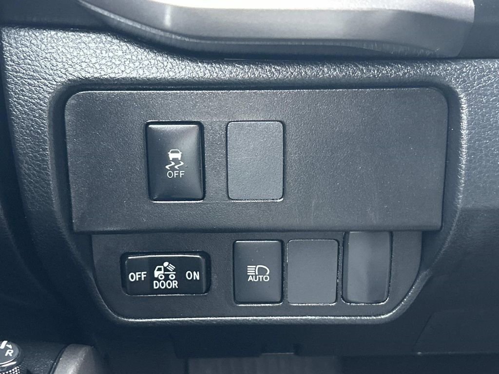 Used 2020 Toyota Tacoma SR5 image 26