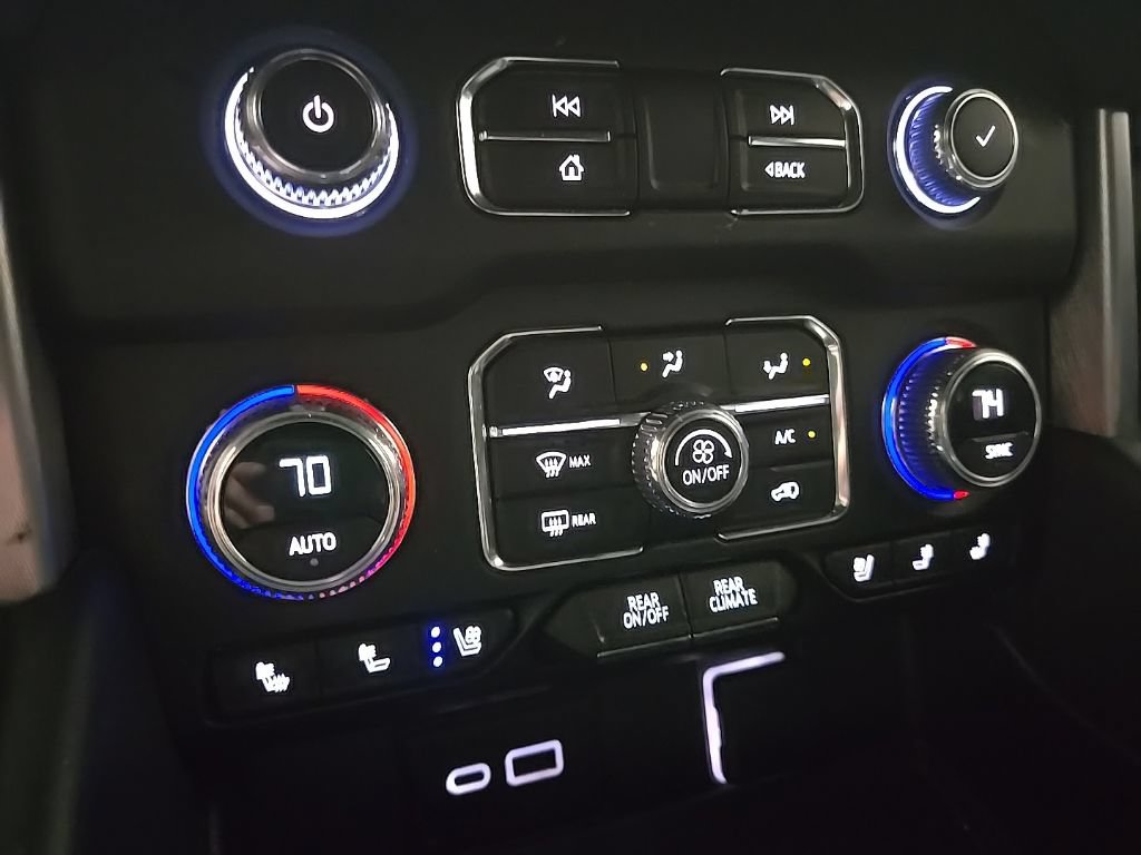 Used 2023 GMC Yukon XL SLT AWD/4WD image 33