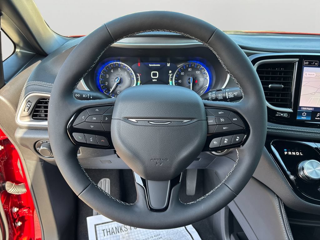 New 2027 Chrysler Pacifica Limited AWD/4WD image 19