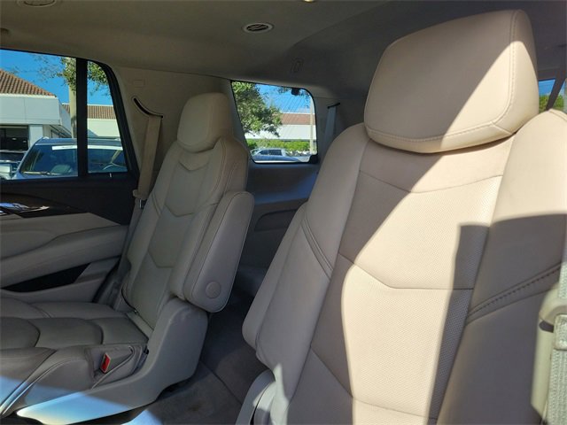 Used 2017 Cadillac Escalade Luxury image 16
