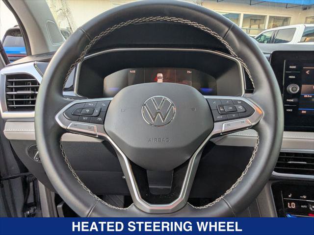 Used 2025 Volkswagen Taos SE FWD image 15