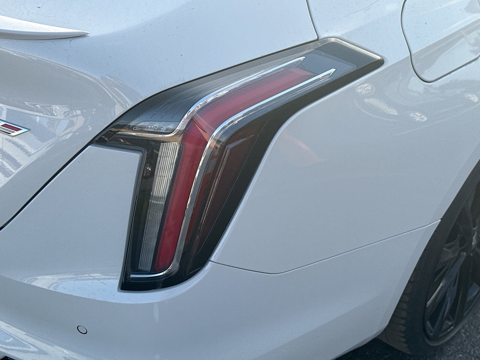 Used 2022 Cadillac CT4 V w/ LPO, ONYX Package image 26