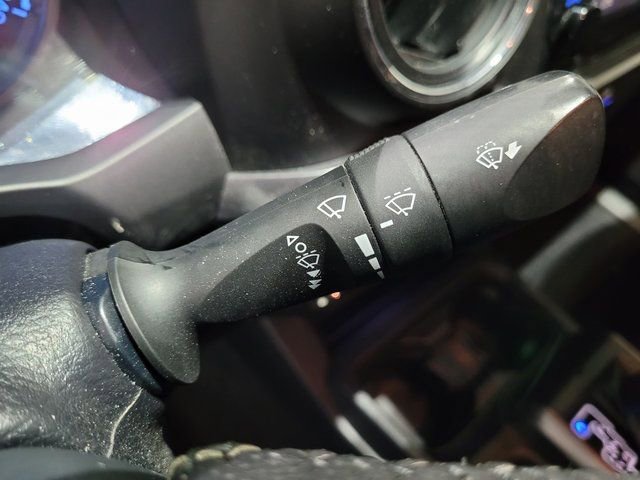 Used 2018 Toyota Tacoma TRD Sport image 43